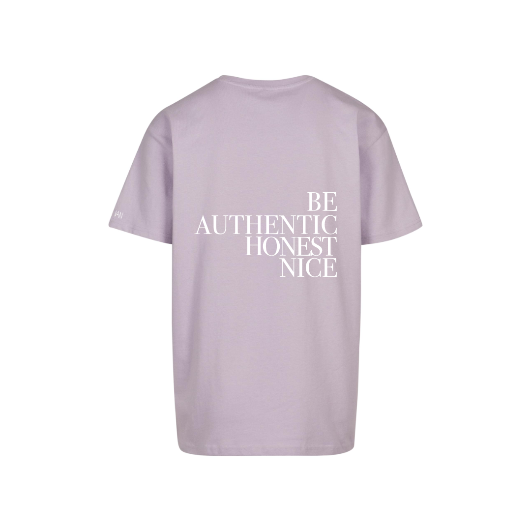 Oversized T-Shirt Light Lila | „Be Authentic Honest Nice“ Backprint weiß