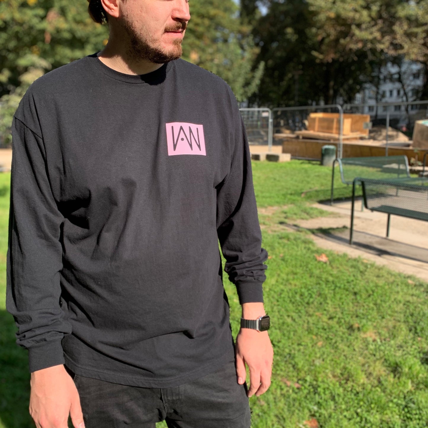 Longsleeve schwarz | Japan Edition | Logo pastell pink