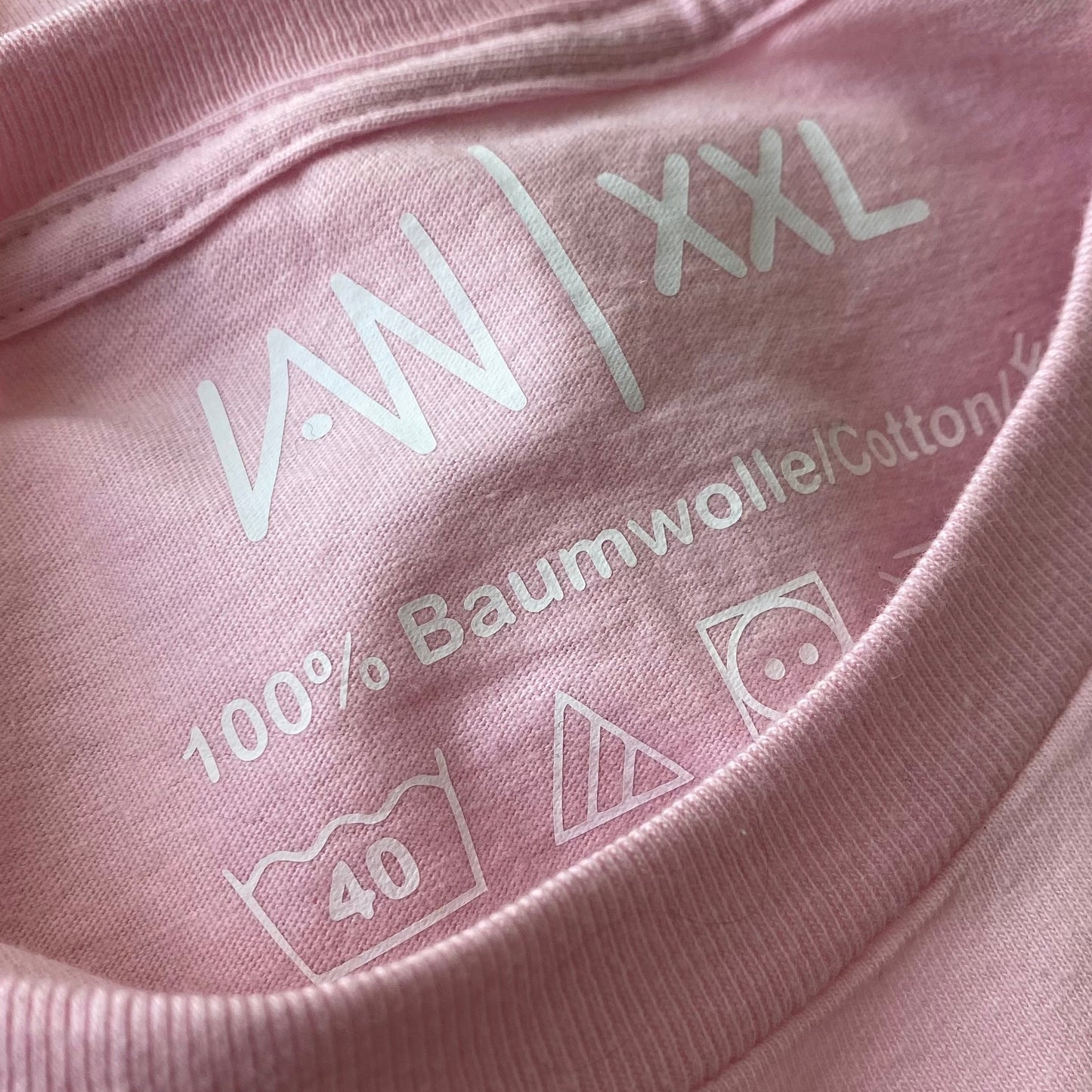 T-Shirt pastell pink | Samt Logo weiß