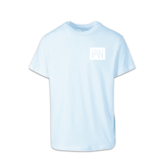 T-Shirt pastell blau | Samt Logo weiß